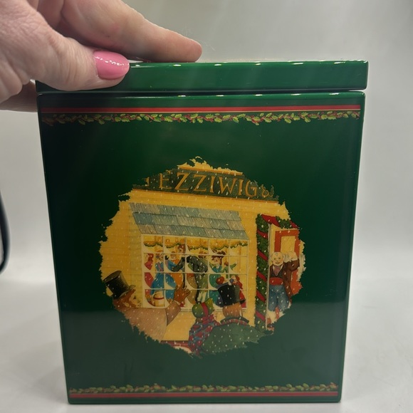 Dept 56 Heritage Dickens Christmas Carol Scrooge - Picture 3 of 6